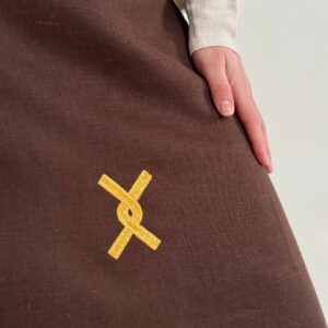 Фартукъ с вышивкой